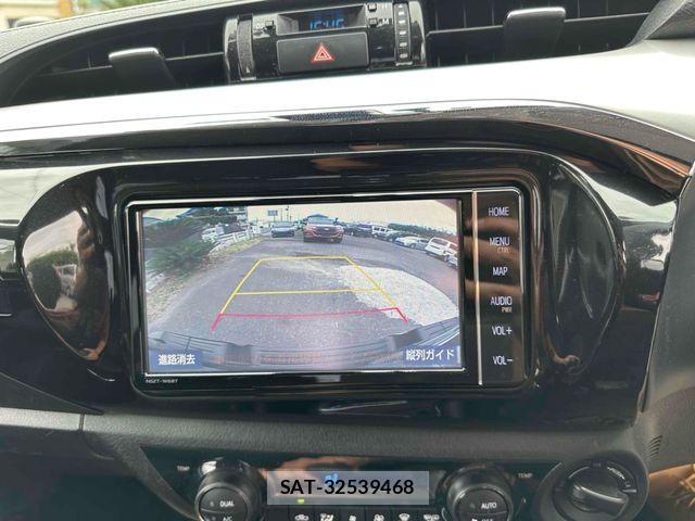 Toyota HILUX 2022-01 7508829-24
