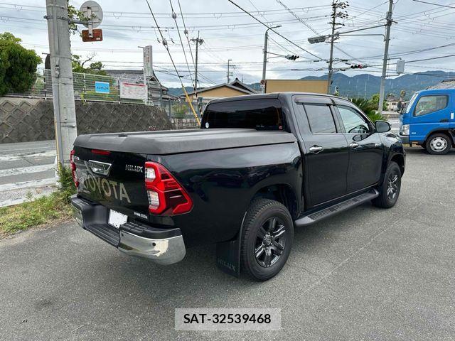 Toyota HILUX 2022-01 7508829-2