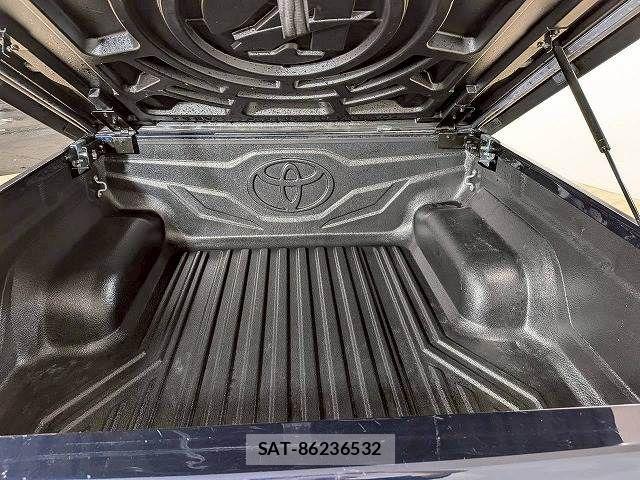Toyota HILUX 2023-05 7500885-7