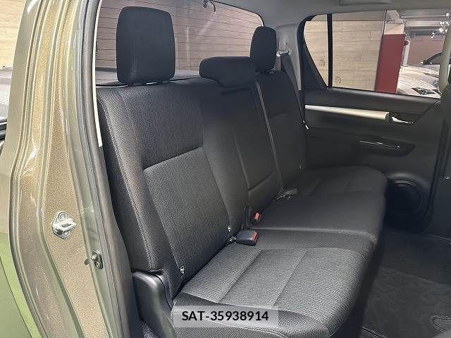Toyota HILUX 2022-10 7500882-9