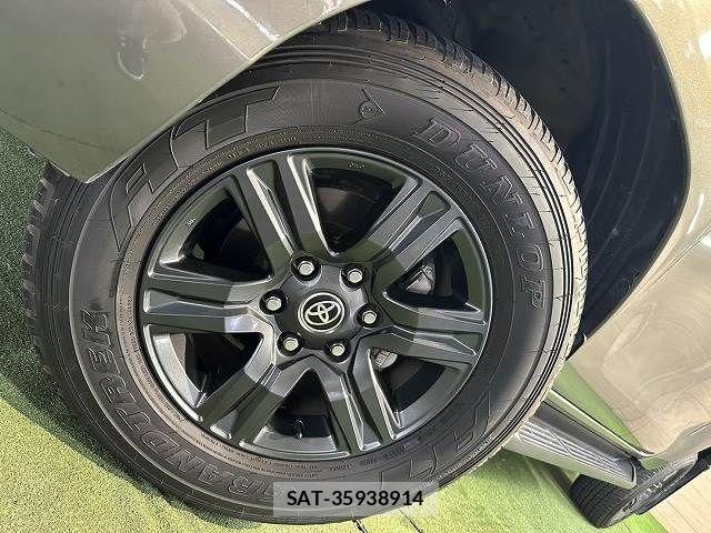 Toyota HILUX 2022-10 7500882-11