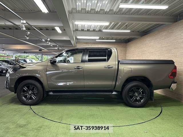 Toyota HILUX 2022-10 7500882-19