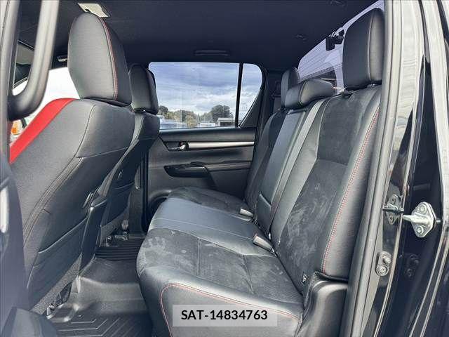 Toyota HILUX 2022-01 7500884-17