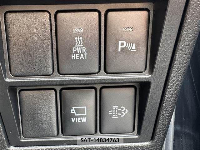 Toyota HILUX 2022-01 7500884-21