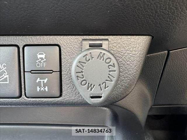 Toyota HILUX 2022-01 7500884-27