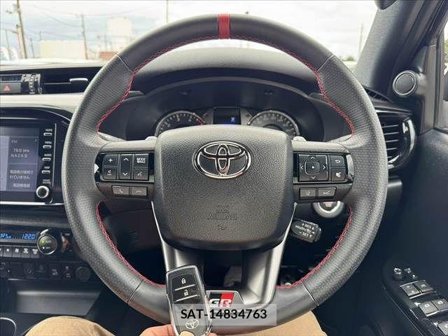 Toyota HILUX 2022-01 7500884-6