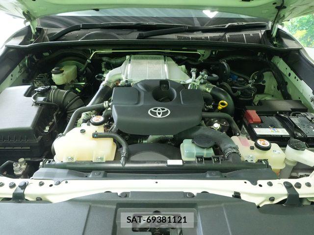 Toyota HILUX 2023-05 7500886-21