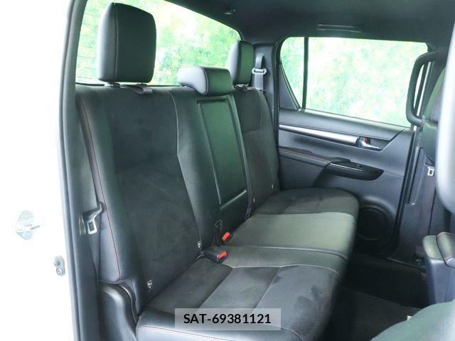 Toyota HILUX 2023-05 7500886-25