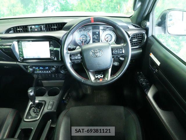 Toyota HILUX 2023-05 7500886-6