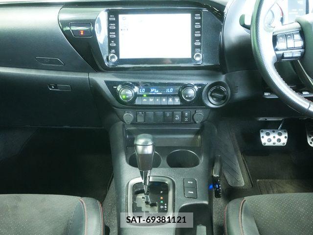 Toyota HILUX 2023-05 7500886-8