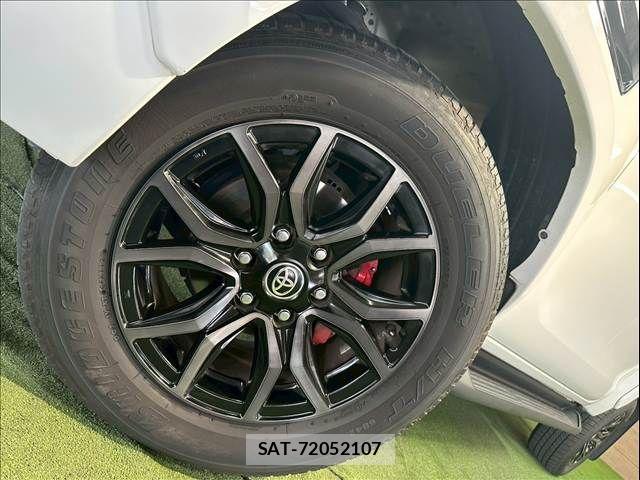 Toyota HILUX 2023-07 7500881-11