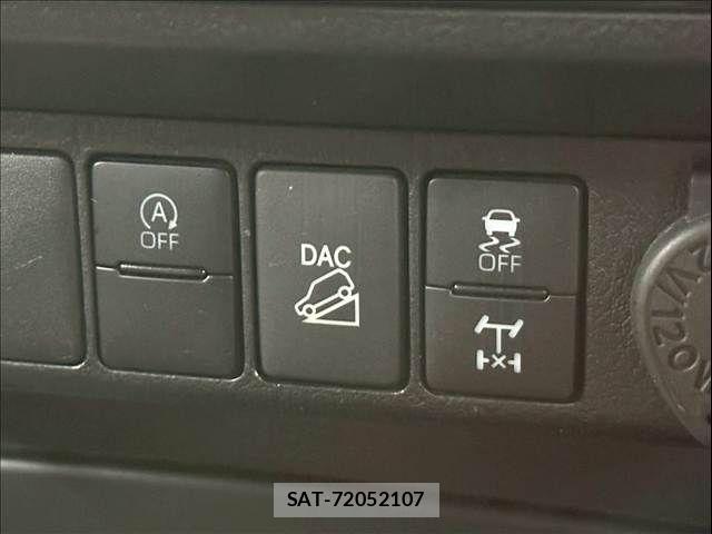 Toyota HILUX 2023-07 7500881-13