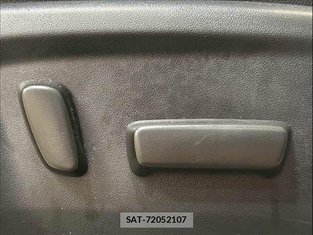 Toyota HILUX 2023-07 7500881-5