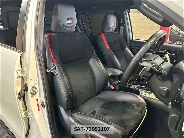 Toyota HILUX 2023-07 7500881-8