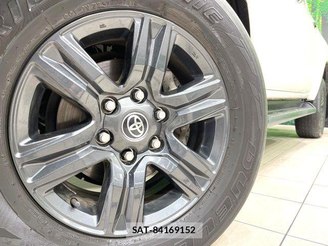 Toyota HILUX 2022-03 7562226-12