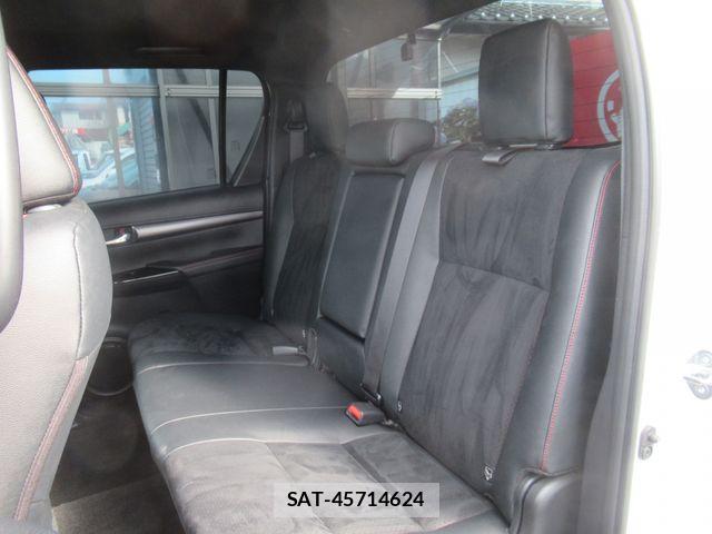 Toyota HILUX 2024-09 7616998-10