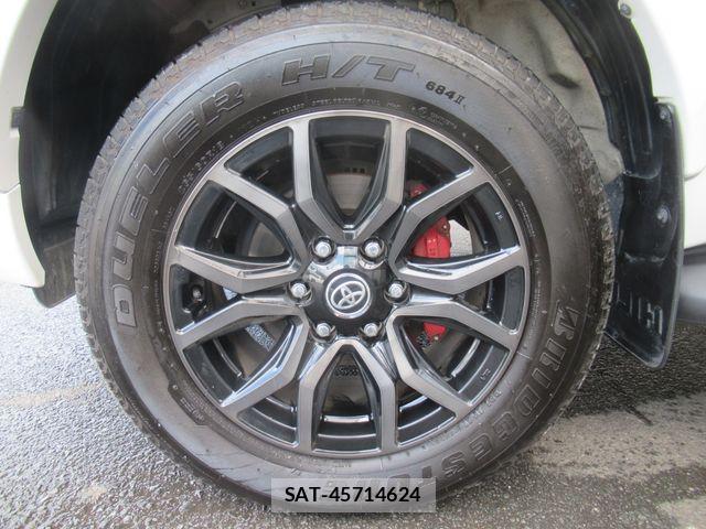 Toyota HILUX 2024-09 7616998-24