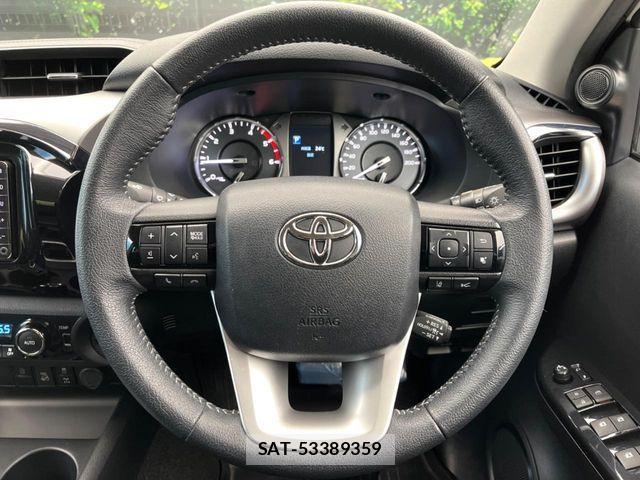 Toyota HILUX 2021-05 7616999-10