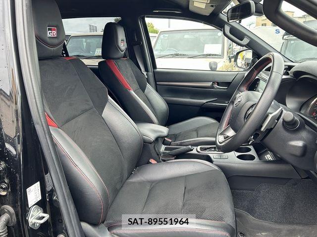 Toyota HILUX 2022-10 7616996-6