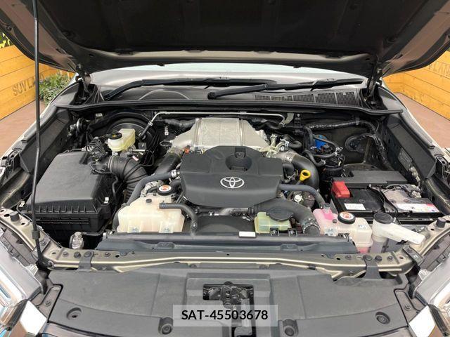 Toyota HILUX 2021-02 7616997-17