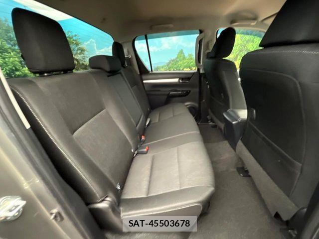 Toyota HILUX 2021-02 7616997-8