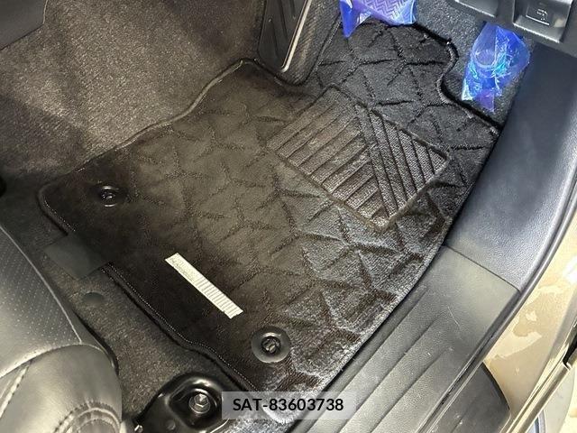 Toyota HILUX 2021-05 7617005-12