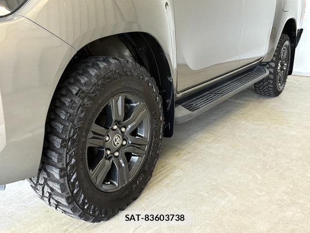 Toyota HILUX 2021-05 7617005-20