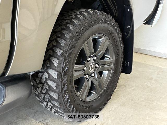 Toyota HILUX 2021-05 7617005-21