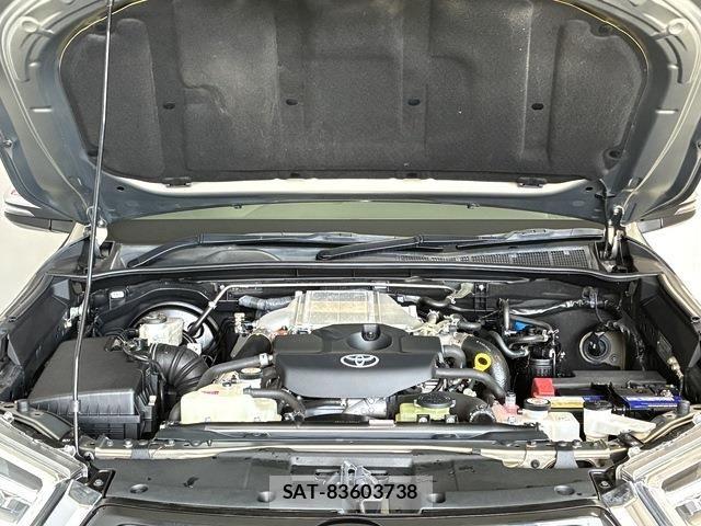 Toyota HILUX 2021-05 7617005-28