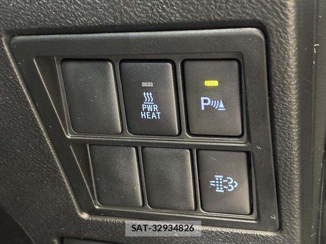 Toyota HILUX 2021-01 7617003-15