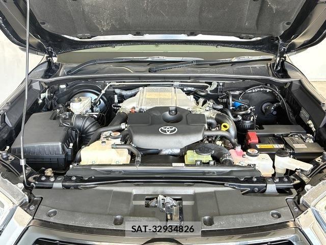 Toyota HILUX 2021-01 7617003-22
