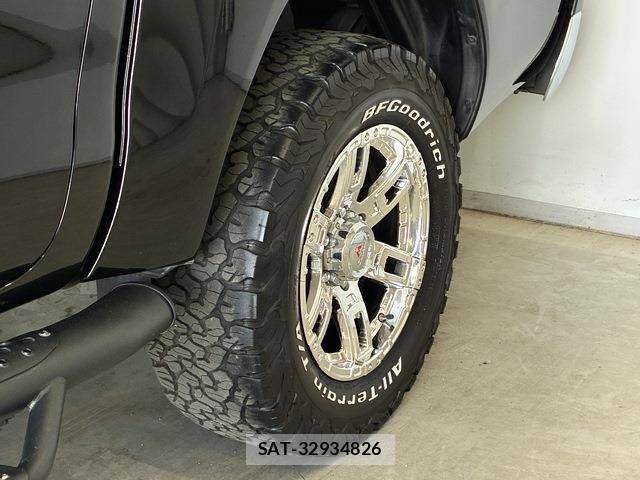 Toyota HILUX 2021-01 7617003-24