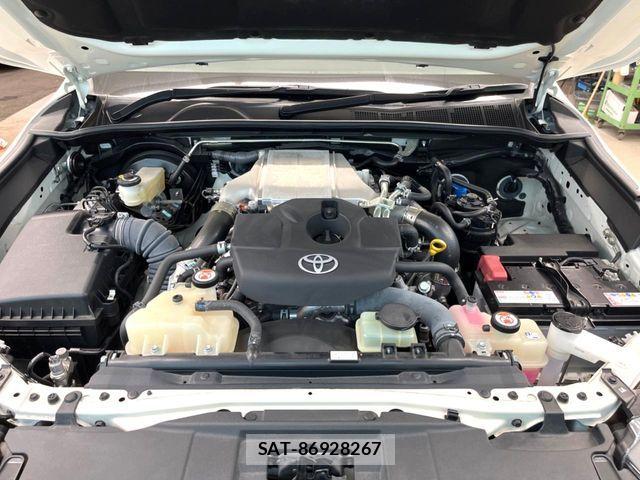 Toyota HILUX 2023-11 7617000-17