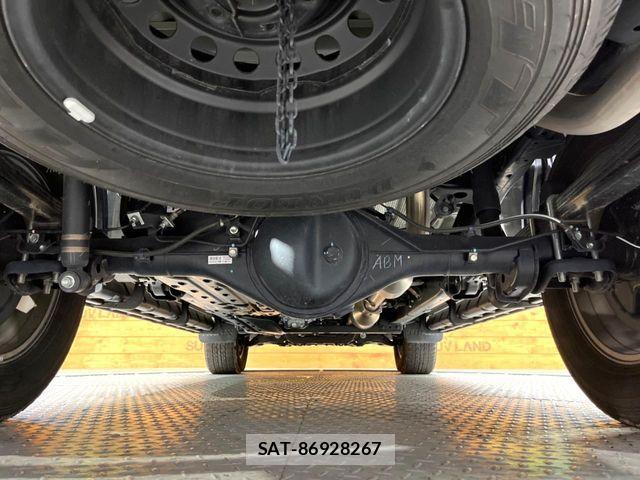 Toyota HILUX 2023-11 7617000-18
