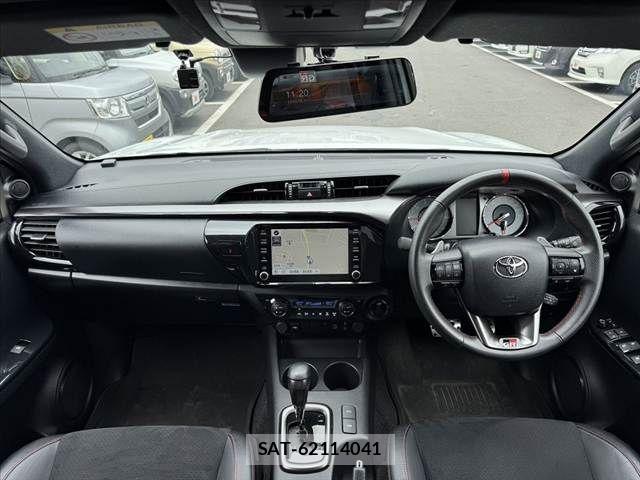 Toyota HILUX 2024-01 7724055-1