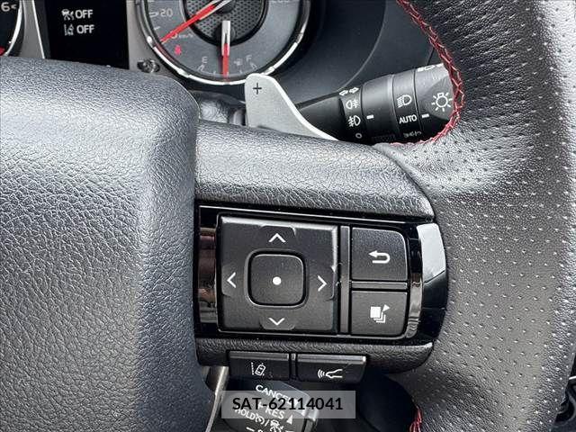 Toyota HILUX 2024-01 7724055-24
