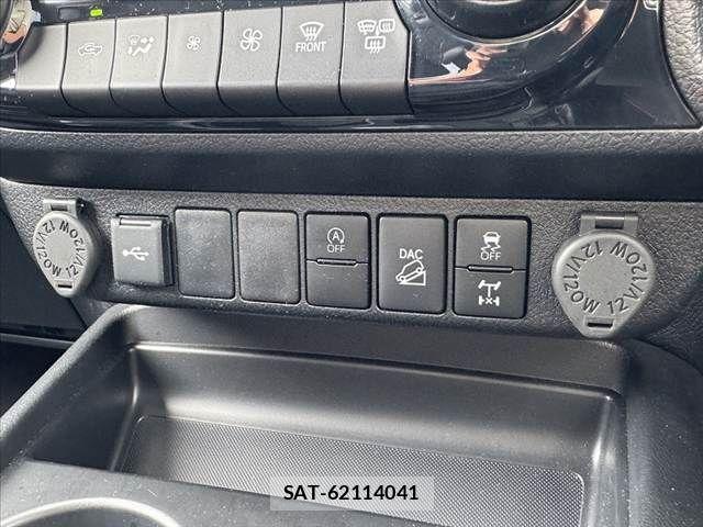 Toyota HILUX 2024-01 7724055-4