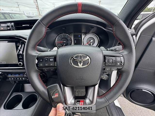 Toyota HILUX 2024-01 7724055-6