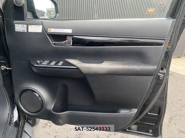 Toyota HILUX 2019-08 7724065-17