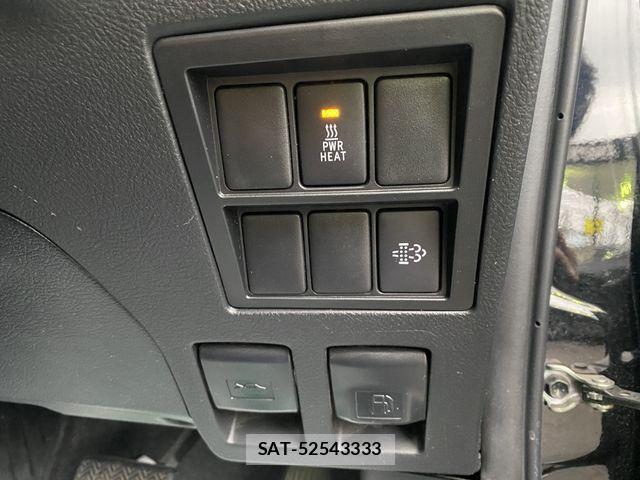 Toyota HILUX 2019-08 7724065-19