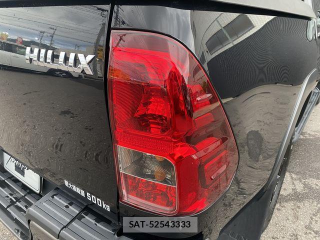 Toyota HILUX 2019-08 7724065-25