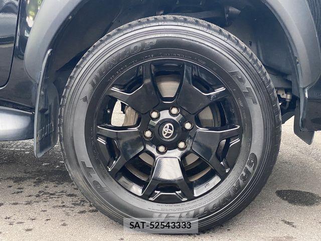 Toyota HILUX 2019-08 7724065-26