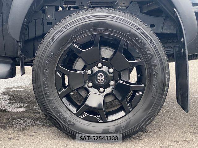 Toyota HILUX 2019-08 7724065-28