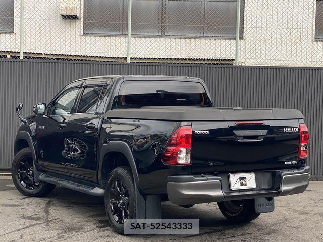 Toyota HILUX 2019-08 7724065-2