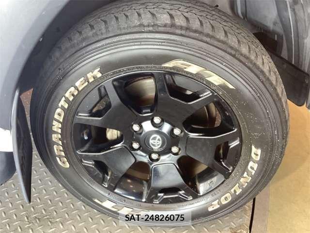 Toyota HILUX 2019-05 7724064-14