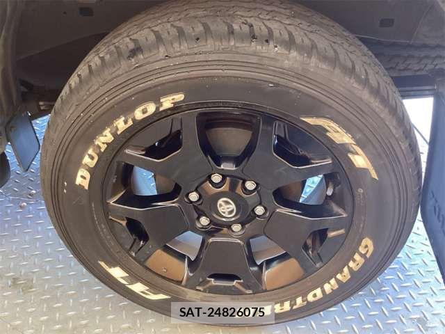 Toyota HILUX 2019-05 7724064-16