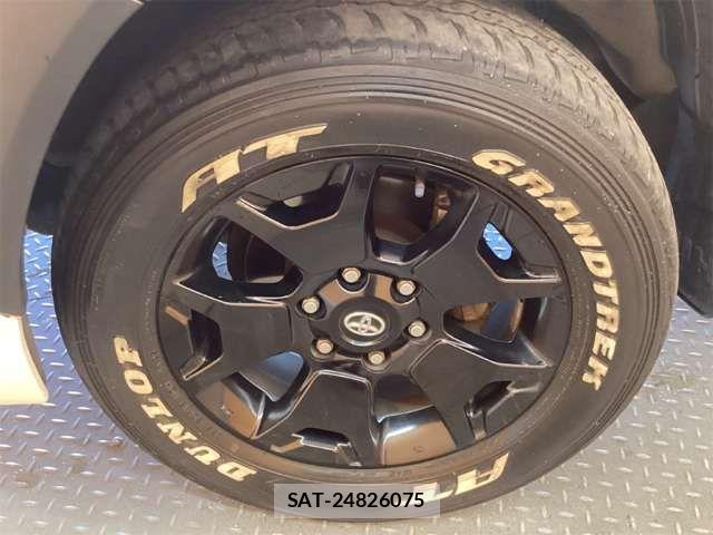 Toyota HILUX 2019-05 7724064-17