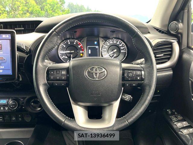 Toyota HILUX 2023-04 7724062-10