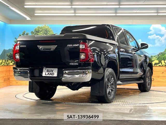 Toyota HILUX 2023-04 7724062-16