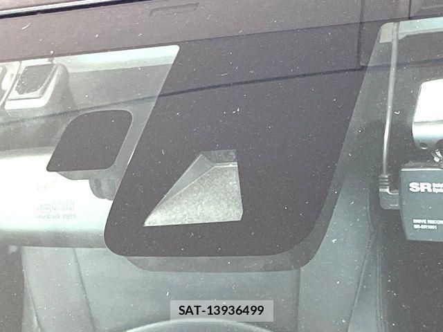 Toyota HILUX 2023-04 7724062-4